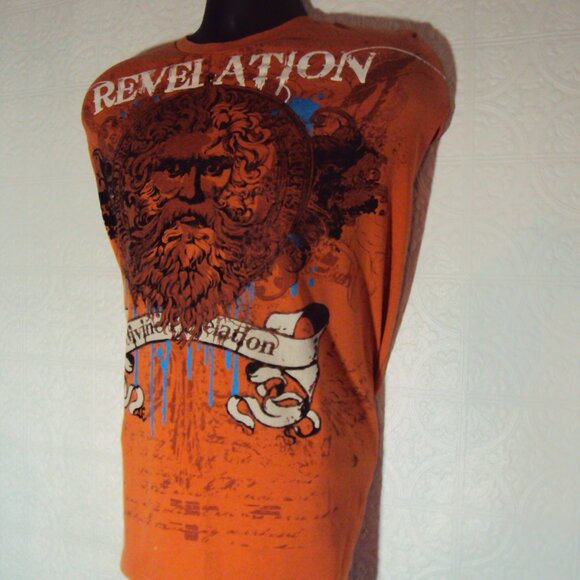 T-Shirt- Unique Graphics. - Picture 4 of 10